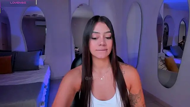 Snapshot of AllyJensen chatting on November 27, 10:39 am AllyJensen online show from November 27, 10:39 am