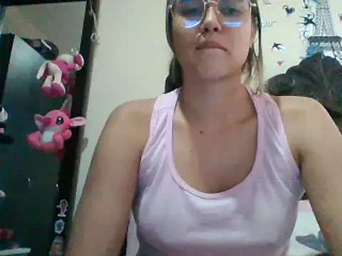 Snapshot of trianabell chatting on January 17, 9:28 pm trianabell online show from January 17, 9:28 pm