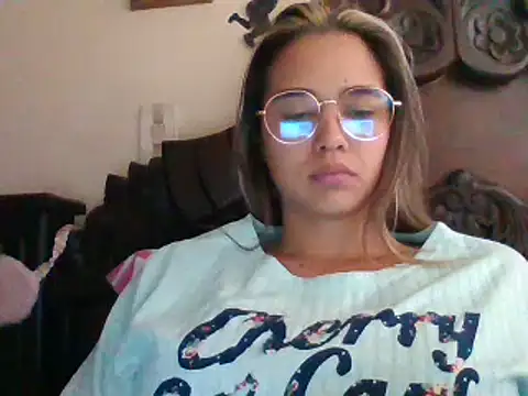 Snapshot of trianabell chatting on January 20, 5:27 pm trianabell online show from January 20, 5:27 pm