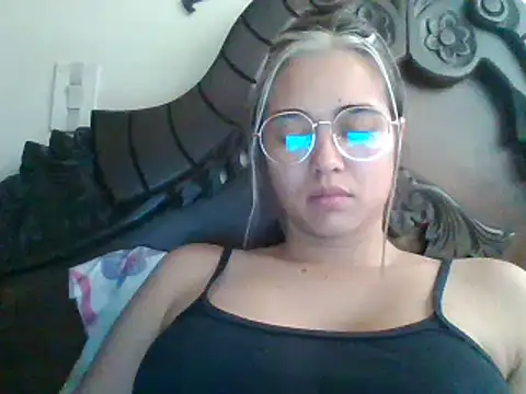 Snapshot of trianabell chatting on January 21, 8:54 pm trianabell online show from January 21, 8:54 pm