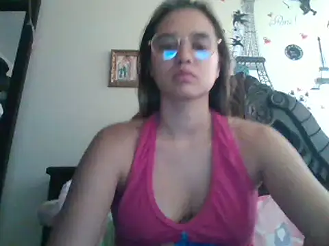 Snapshot of trianabell chatting on March 22, 3:53 pm trianabell online show from March 22, 3:53 pm