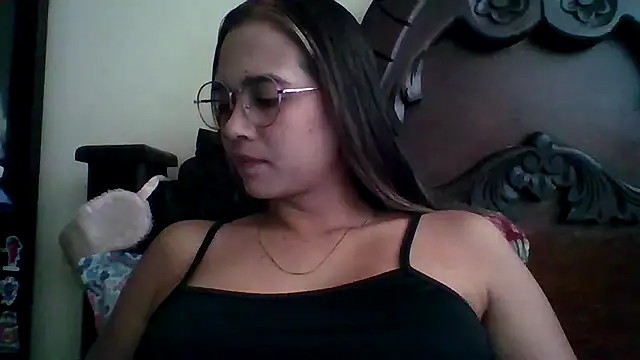 Snapshot of trianabell chatting on September 23, 4:54 pm trianabell online show from September 23, 4:54 pm