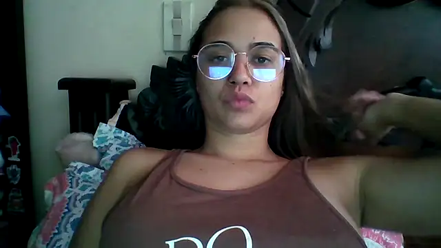 Snapshot of trianabell chatting on September 28, 3:50 pm trianabell online show from September 28, 3:50 pm