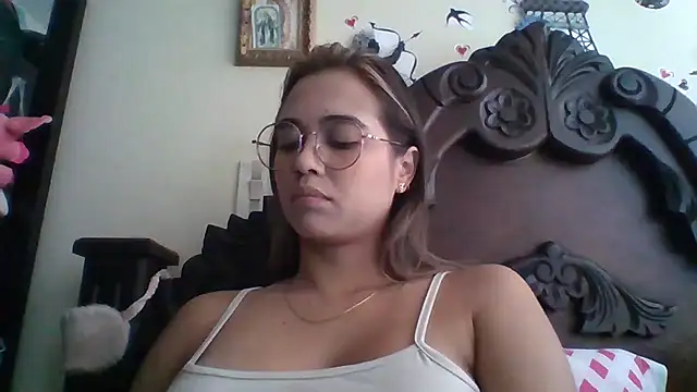 Snapshot of trianabell chatting on October 27, 4:55 pm trianabell online show from October 27, 4:55 pm