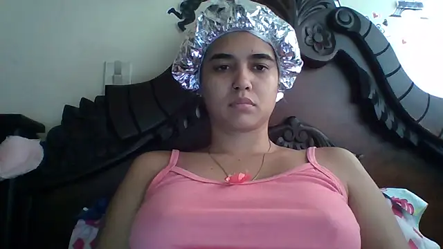 Snapshot of trianabell chatting on October 30, 3:24 pm trianabell online show from October 30, 3:24 pm