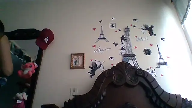 Snapshot of trianabell chatting on November 24, 5:34 pm trianabell online show from November 24, 5:34 pm