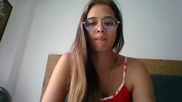 Snapshot of trianabell chatting on December 2, 2:45 pm trianabell online show from December 2, 2:45 pm