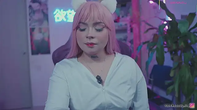 Snapshot of sensualkattt chatting on September 12, 1:44 pm sensualkattt online show from September 12, 1:44 pm