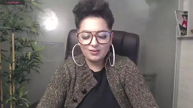 BustyAllyy online show from January 13, 9:20 pm