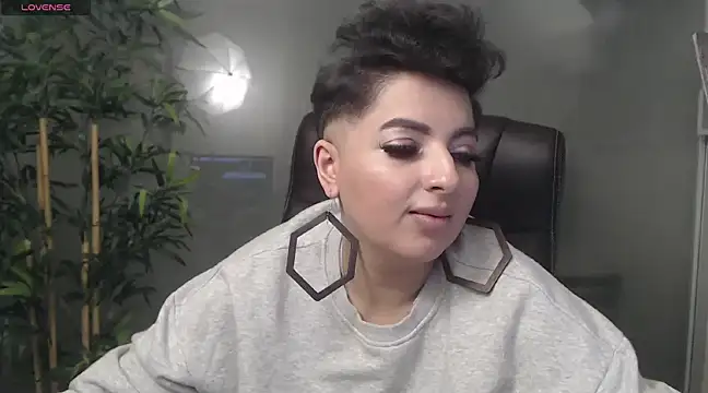 BustyAllyy online show from January 15, 2:27 am