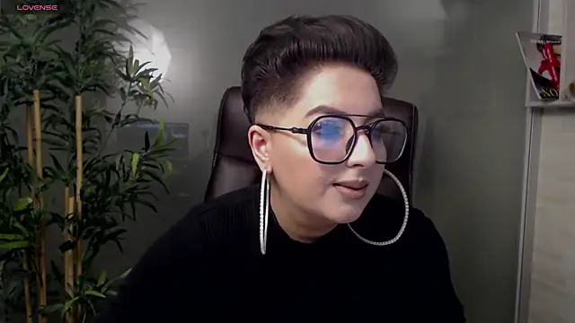 BustyAllyy online show from January 28, 9:40 pm