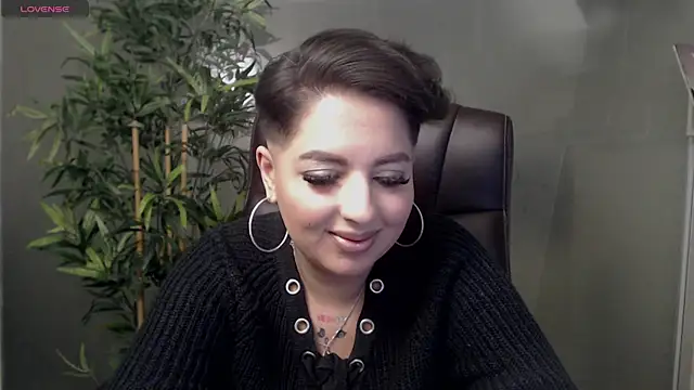 BustyAllyy online show from February 5, 1:04 am