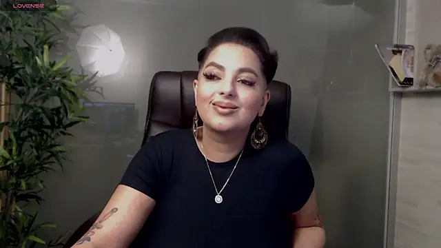 BustyAllyy online show from February 26, 11:37 pm