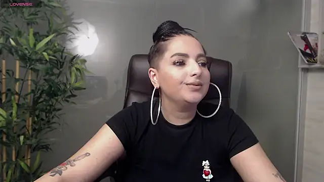 BustyAllyy online show from March 11, 8:20 pm