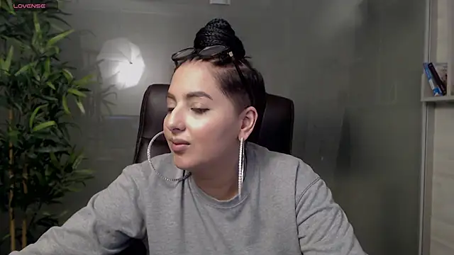 BustyAllyy online show from March 18, 10:37 pm