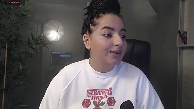 BustyAllyy online show from October 5, 1:09 pm