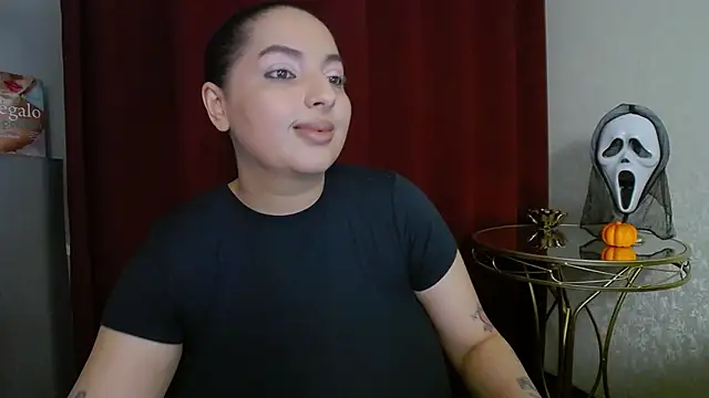 BustyAllyy online show from October 31, 6:20 pm