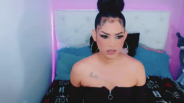 Snapshot of Amanda_bigx chatting on November 5, 4:23 am Amanda bigx online show from November 5, 4:23 am