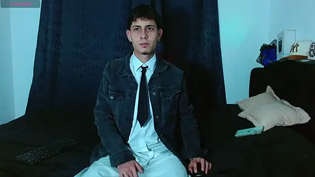 Bastiaan 28 online show from November 22, 3:05 am