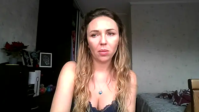 AngelinaLove28 online show from December 15, 8:29 am