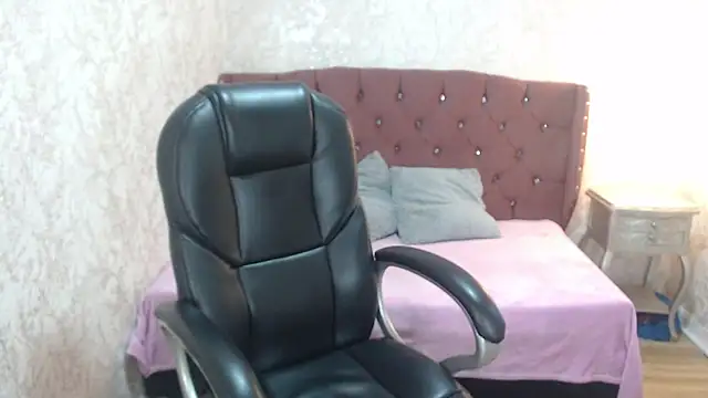 charlottemoonxz online show from January 8, 2:46 pm