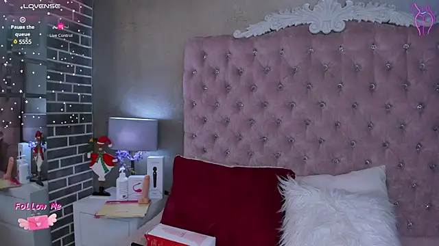 Snapshot of AdelaineBest chatting on January 9, 3:36 am AdelaineBest online show from January 9, 3:36 am