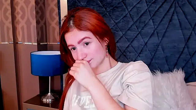 Snapshot of AdelaineBest chatting on February 1, 7:26 am AdelaineBest online show from February 1, 7:26 am