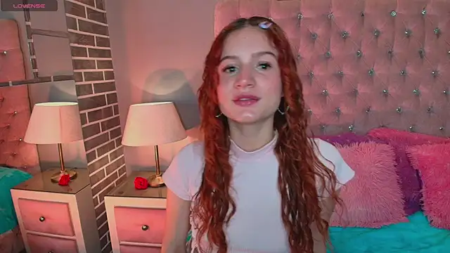 Snapshot of AdelaineBest chatting on October 18, 2:14 am AdelaineBest online show from October 18, 2:14 am