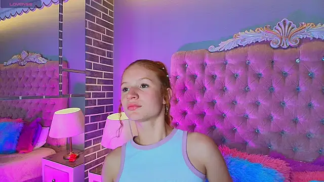 Snapshot of AdelaineBest chatting on November 6, 11:48 pm AdelaineBest online show from November 6, 11:48 pm