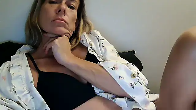 Snapshot of anechka1 chatting on November 12, 11:47 pm anechka1 online show from November 12, 11:47 pm