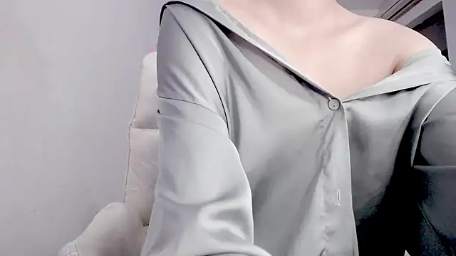  OMO  online show from December 8, 5:55 pm