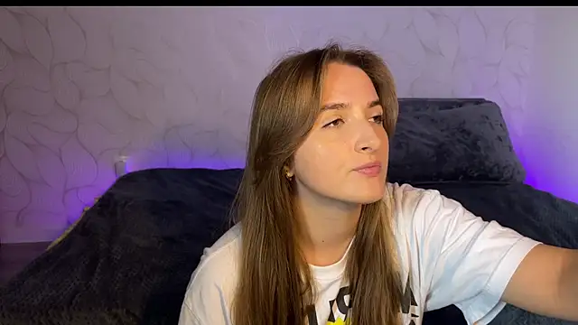 Snapshot of Vibe_to_night chatting on October 9, 10:57 am Vibe to night online show from October 9, 10:57 am