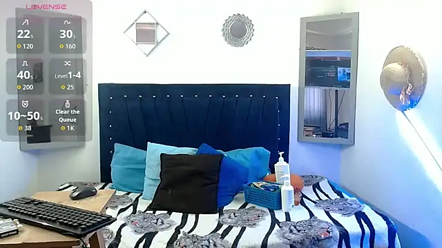 Snapshot of bubis_laru53 chatting on October 6, 4:04 pm bubis laru53 online show from October 6, 4:04 pm