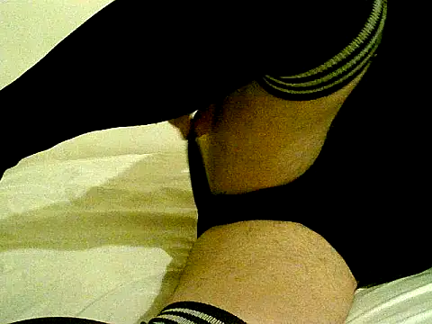 Snapshot of pollarikaaa chatting on November 4, 2:32 am pollarikaaa online show from November 4, 2:32 am