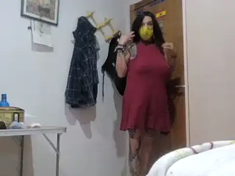 Snapshot of Kamaleonix chatting on December 30, 3:36 am Kamaleonix online show from December 30, 3:36 am