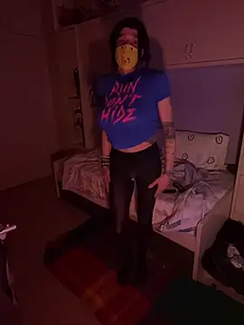 Snapshot of Kamaleonix chatting on February 7, 10:09 pm Kamaleonix online show from February 7, 10:09 pm