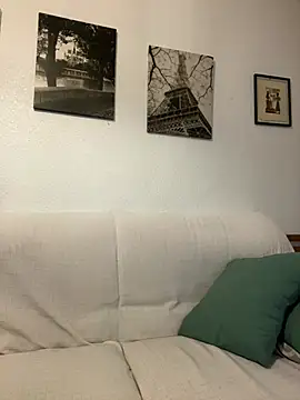 Snapshot of Kamaleonix chatting on March 2, 1:36 am Kamaleonix online show from March 2, 1:36 am