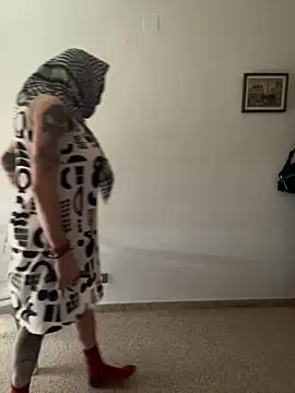 Snapshot of Kamaleonix chatting on October 9, 4:38 pm Kamaleonix online show from October 9, 4:38 pm