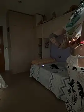 Snapshot of Kamaleonix chatting on October 25, 2:46 pm Kamaleonix online show from October 25, 2:46 pm