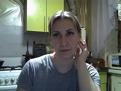 Snapshot of AshleyXHoney chatting on November 22, 5:34 pm AshleyXHoney online show from November 22, 5:34 pm