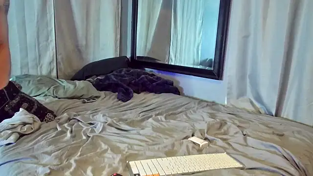 Snapshot of RyleyRydes chatting on February 3, 12:25 pm RyleyRydes online show from February 3, 12:25 pm