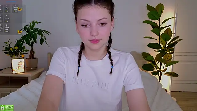 Snapshot of pusichka chatting on October 5, 7:07 am pusichka online show from October 5, 7:07 am