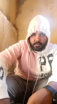 Snapshot of ListedLoin chatting on January 25, 11:23 am ListedLoin online show from January 25, 11:23 am