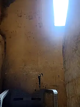 Snapshot of ListedLoin chatting on February 8, 9:35 am ListedLoin online show from February 8, 9:35 am