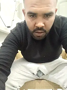 Snapshot of ListedLoin chatting on March 11, 10:40 am ListedLoin online show from March 11, 10:40 am