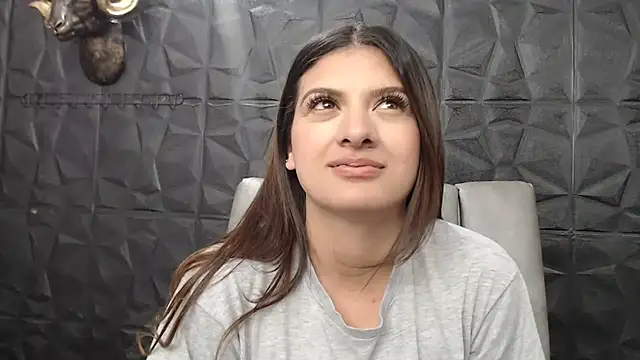 Abril Squirt online show from January 24, 11:15 am