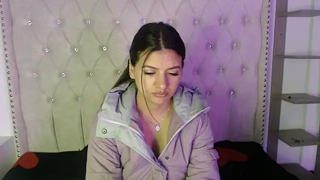 Abril Squirt online show from October 4, 3:59 am