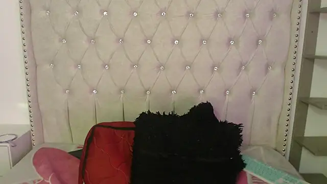 Abril Squirt online show from November 16, 4:40 am