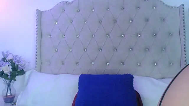 Abril Squirt online show from May 28, 10:07 pm