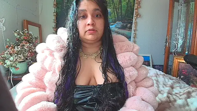 MelanieFawker online show from March 6, 5:11 pm